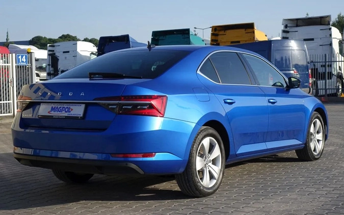 Skoda Superb cena 125000 przebieg: 93000, rok produkcji 2022 z Nowy Staw małe 781